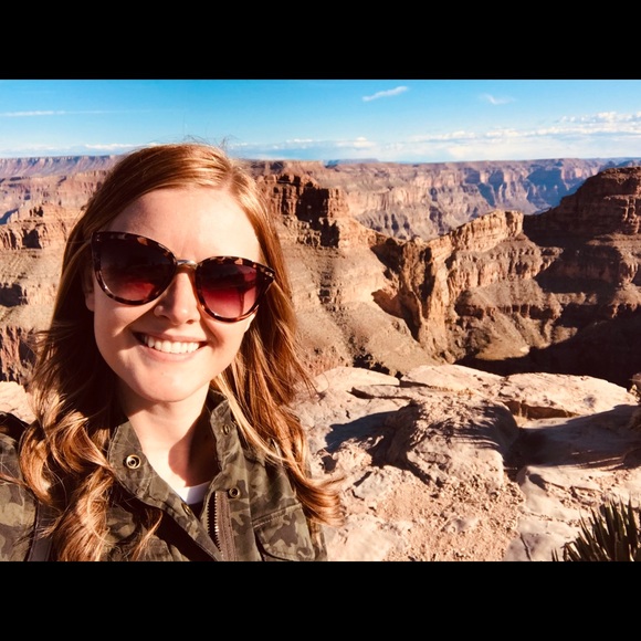 Meet your fellow posher! - Picture 15 of 15